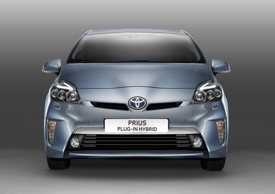  Toyota Prius 2012 года  (фото 9 из 40)